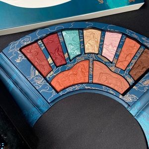 FLORASIS Floral Engraving Odey Makeup Palette (The Encounter)